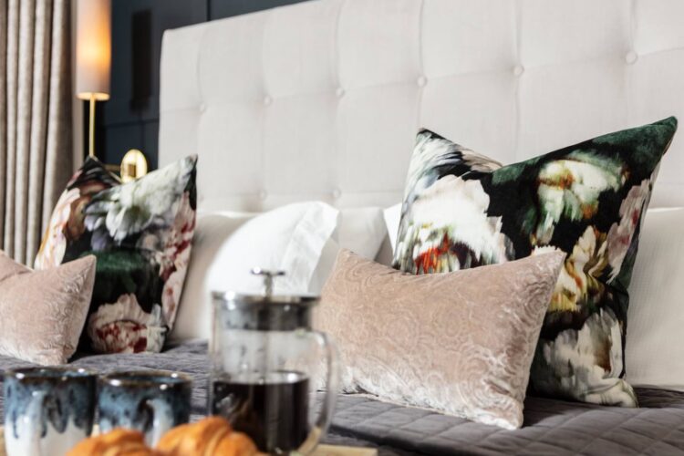 Bed Spread & Cushions