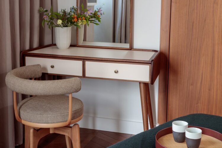 Console table