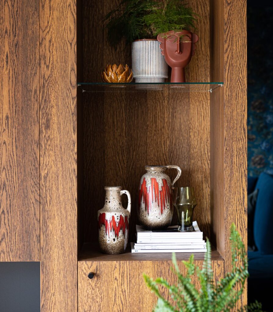 Welesmere Road decor