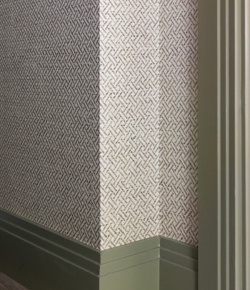 urban contemporary Hallway design with textured Wallcoverings and coloured skirting and architrave