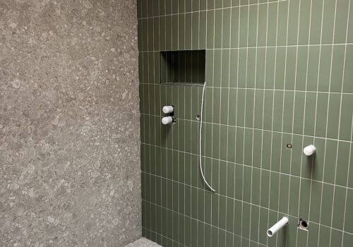 Choosing grout for bathroom interior design