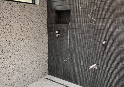 Choosing grout for bathroom interior design