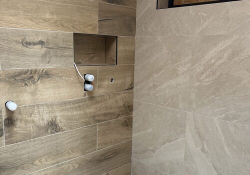 Choosing grout for bathroom interior design