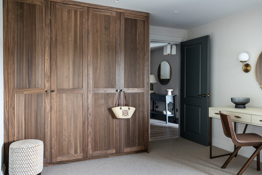 cricket paradise in Sussex hove. raised living room viewing platform for cricket watching. Bespoke fitted wardrobes