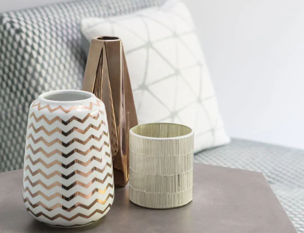 Side table and vases design