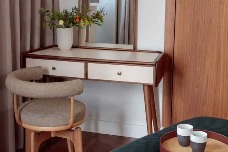 Console table