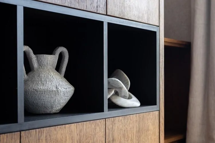 Vases in unit