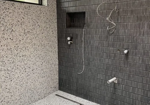 Choosing grout for bathroom interior design
