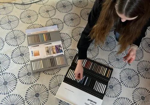 Grout colour patterned tiles - on site choosing grout with samples