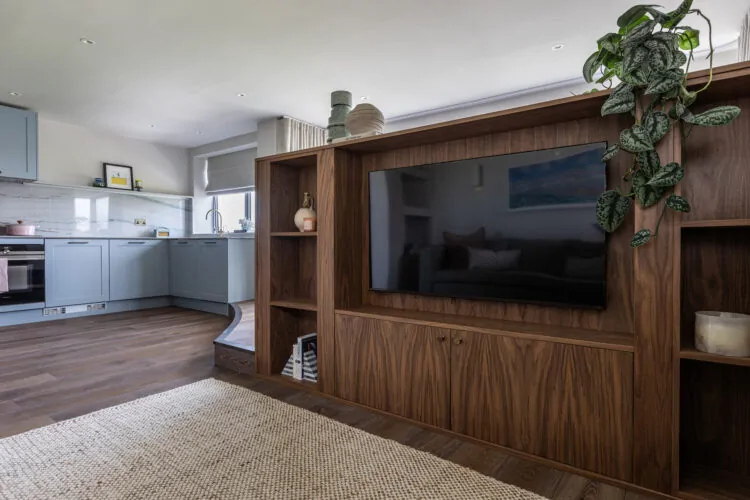 cricket paradise in Sussex hove. raised living room viewing platform for cricket watching