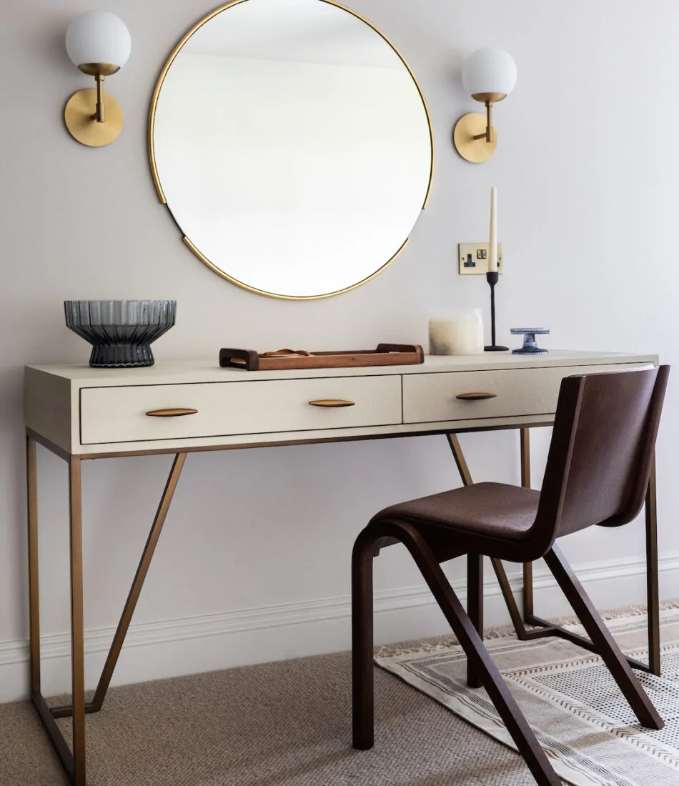 cricket paradise in Sussex hove. Master bedroom design