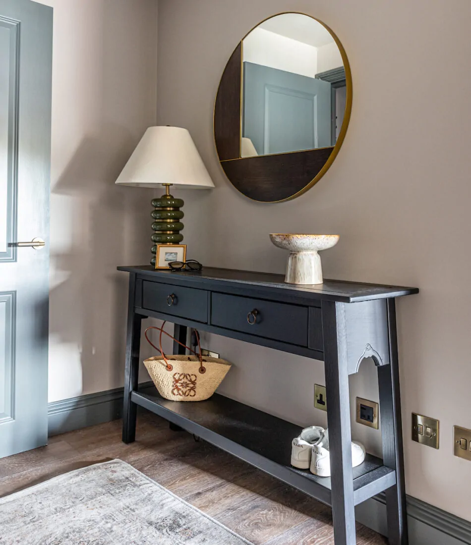 cricket paradise in Sussex hove. Hallway console table design