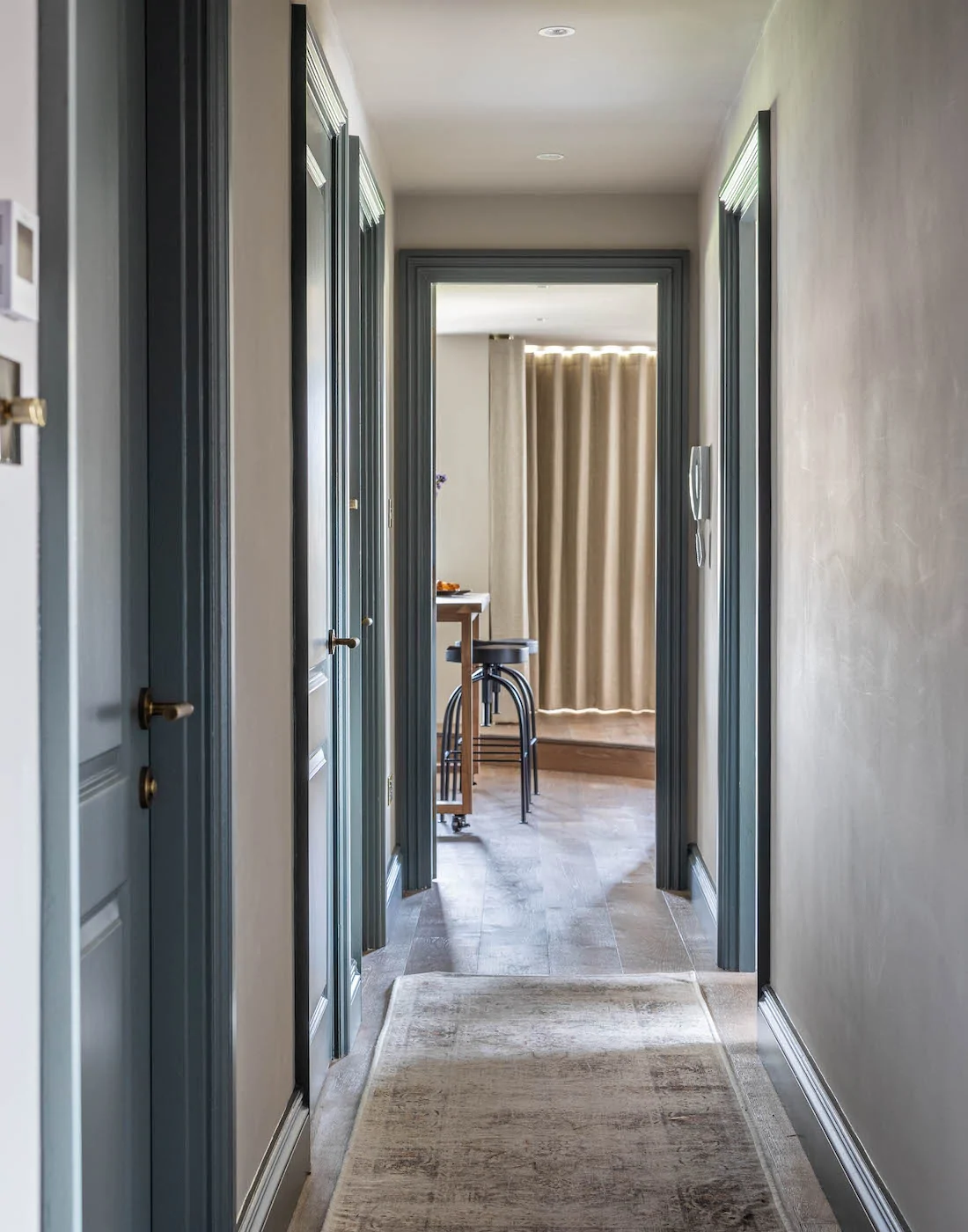 cricket paradise in Sussex hove. raised living room viewing platform for cricket watching