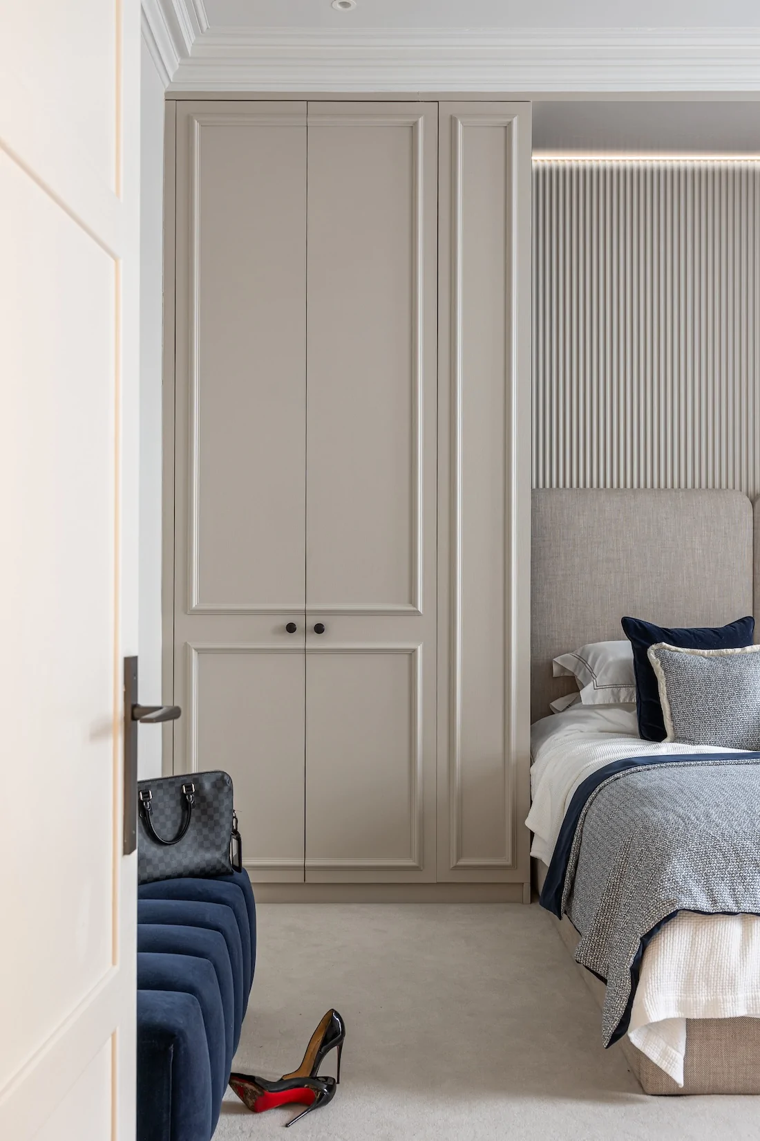 Apartment Renovation in Mayfair. Pied-a-terre interior design